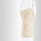 Artikelbild 1 für FUTURO™ Handgelenkbandage Handgelenkschiene 47855DABI, Gr. L beige 19,0-22,9 cm, 1 St., Artikelnummer 154217