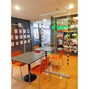 8713739321040 - Schutzschild ausrollbar 1000x2000mm Vinyl-Folie farblos 8713739321040 Jalema 8713739321040 - Schutzschild ausrollbar 1000x2000mm Vinyl-Folie farblos 8713739321040 Jalema